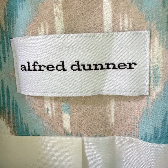 Alfred Dunner 14 Women’s Geometric design Blazer with full zip front EUC. - Picture 2 of 10